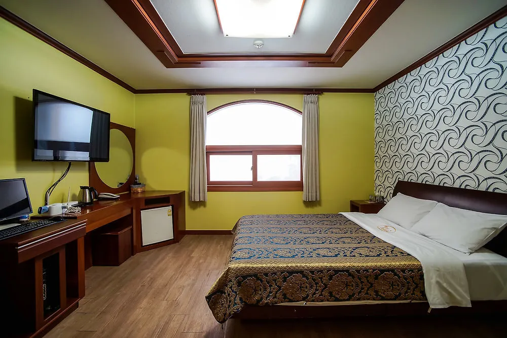 Trevi Hotel Jeju